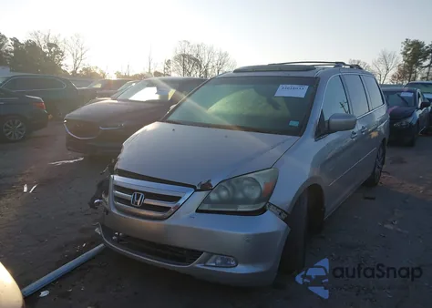 2006 Honda Odyssey Touring z USA, uszkodzony, nr VIN 5FNRL38816B005132